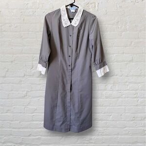 Vintage Medium Gray Zip and Button-Up Dress Uniform with Lace Collar